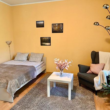 Center Of City Apartments, Bus Station 1Min, Airport 5 Min Tallinn Buitenkant foto