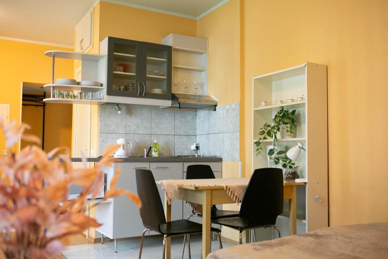 Center Of City Apartments, Bus Station 1Min, Airport 5 Min Tallinn Buitenkant foto