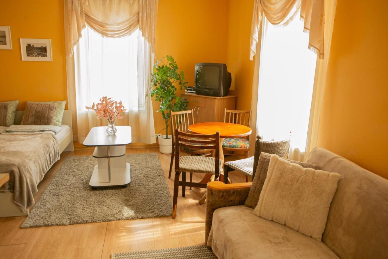 Center Of City Apartments, Bus Station 1Min, Airport 5 Min Tallinn Buitenkant foto
