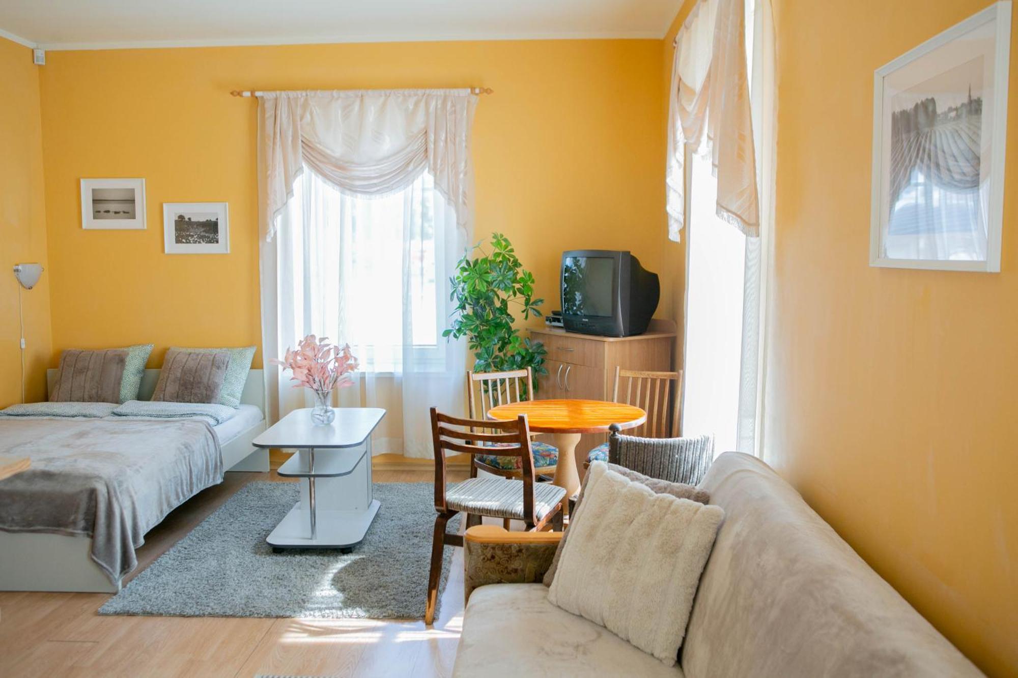 Center Of City Apartments, Bus Station 1Min, Airport 5 Min Tallinn Buitenkant foto